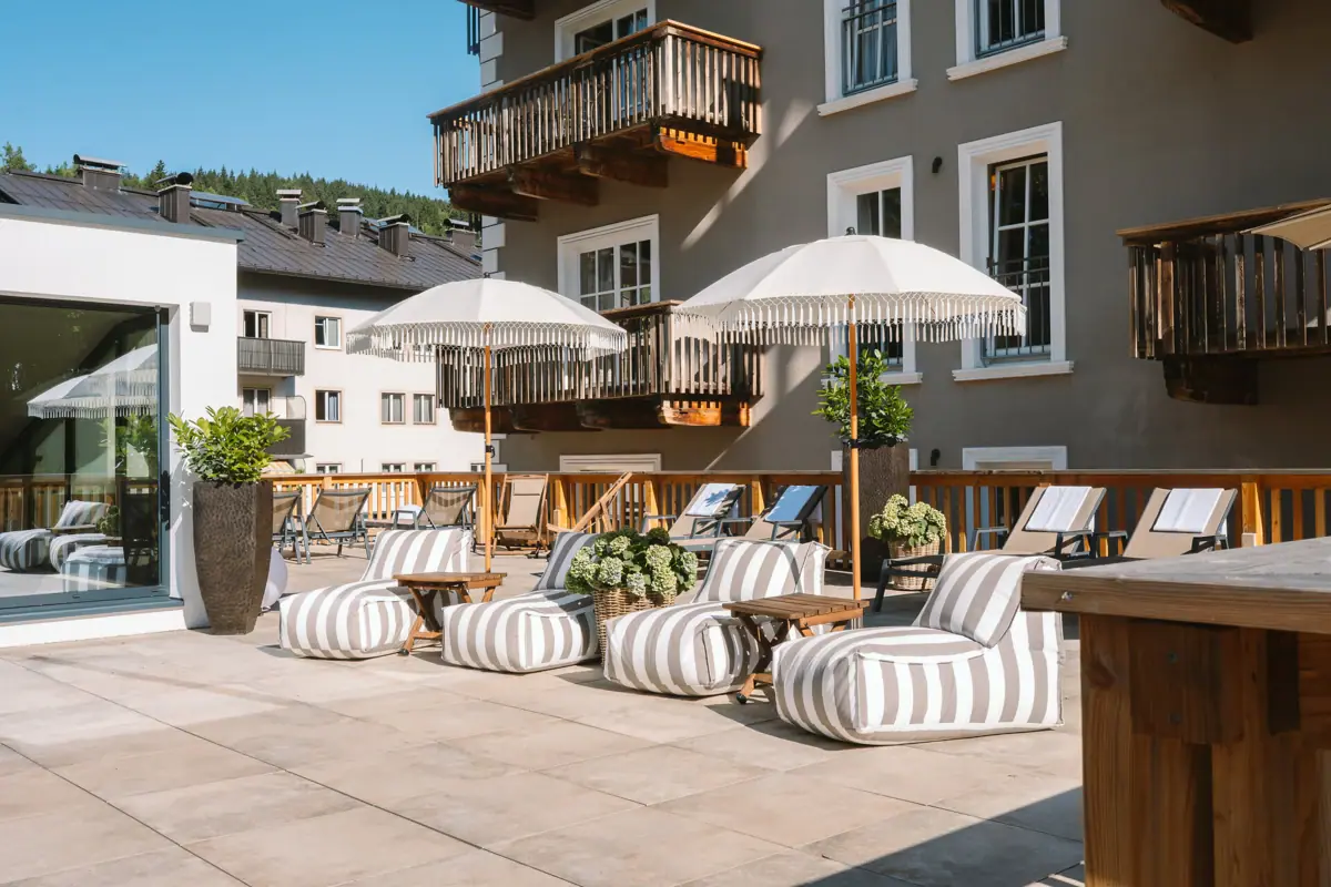 Spa terrace with mountain view - HENRI SPA Kitzbühel