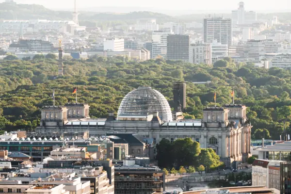 Berlin Reichstag Aufnahme aus der Luft.
