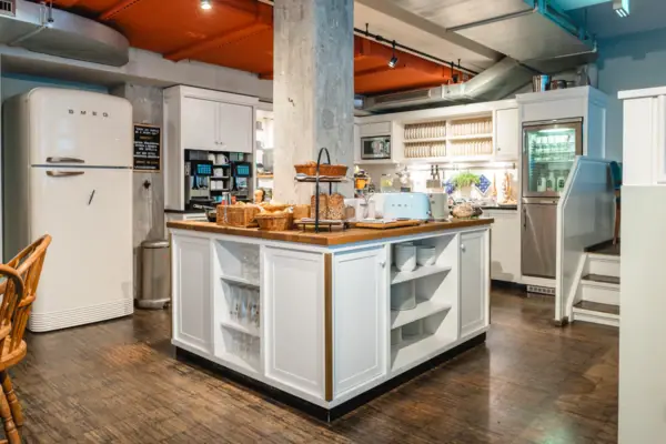 Kitchen with a large kitchen island and breakfast buffet
