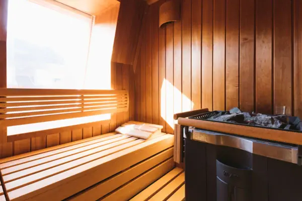 Sauna with whirlpool and window