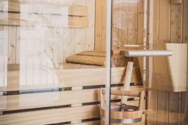 HENRI Düsseldorf Wooden buckets in a sauna