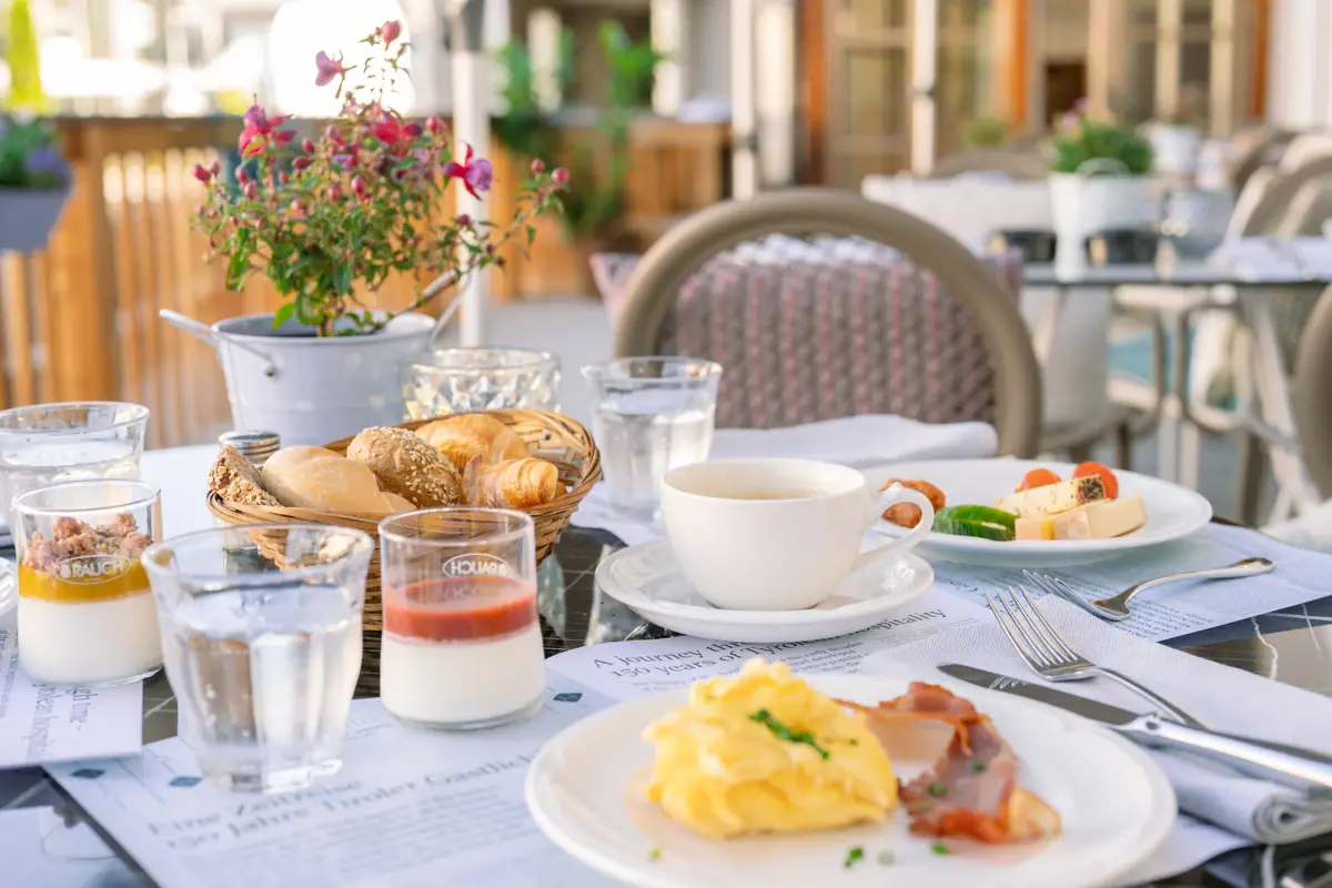 A table with food and drinks on it.