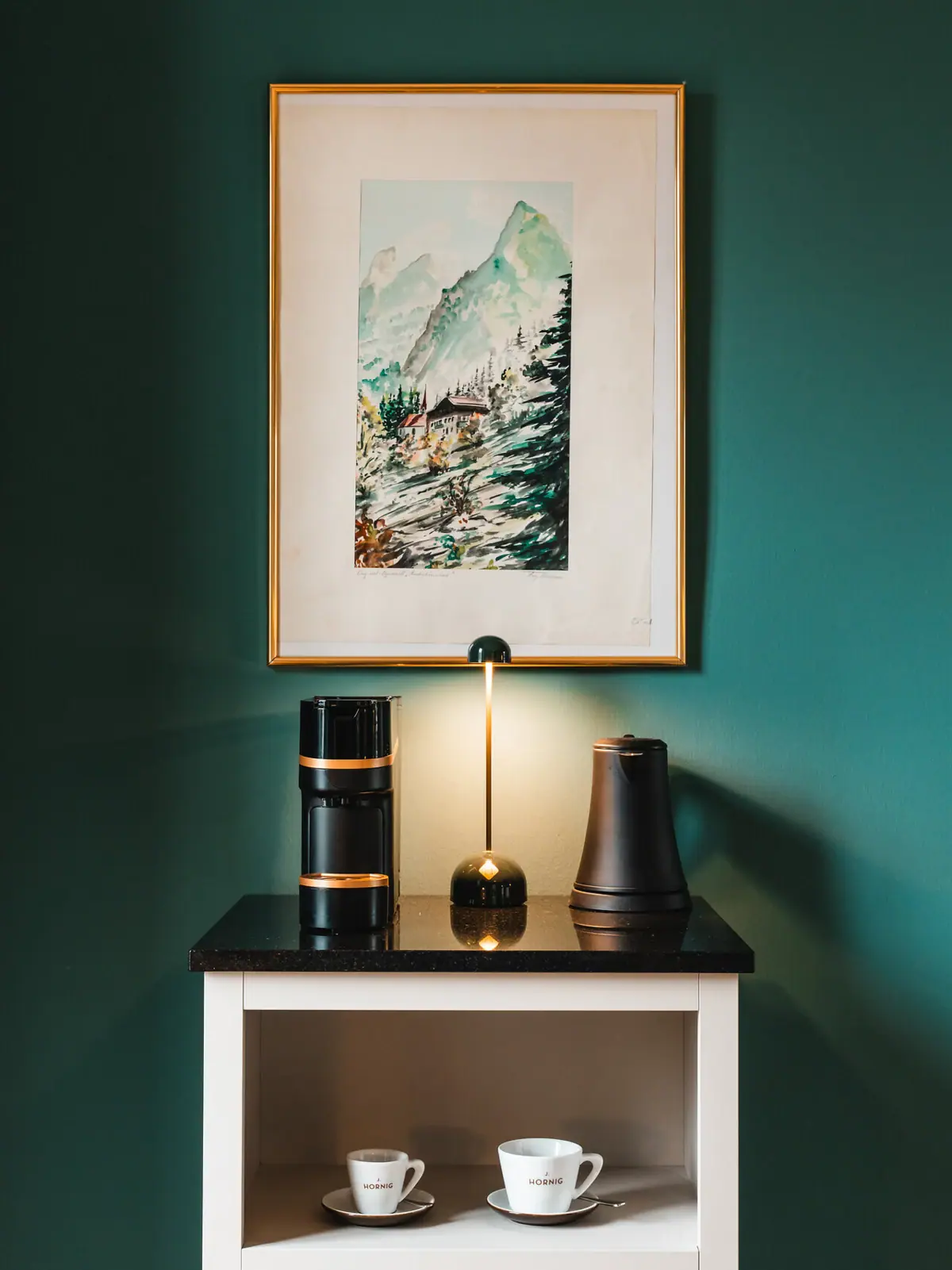 A picture of a framed picture on a wall
